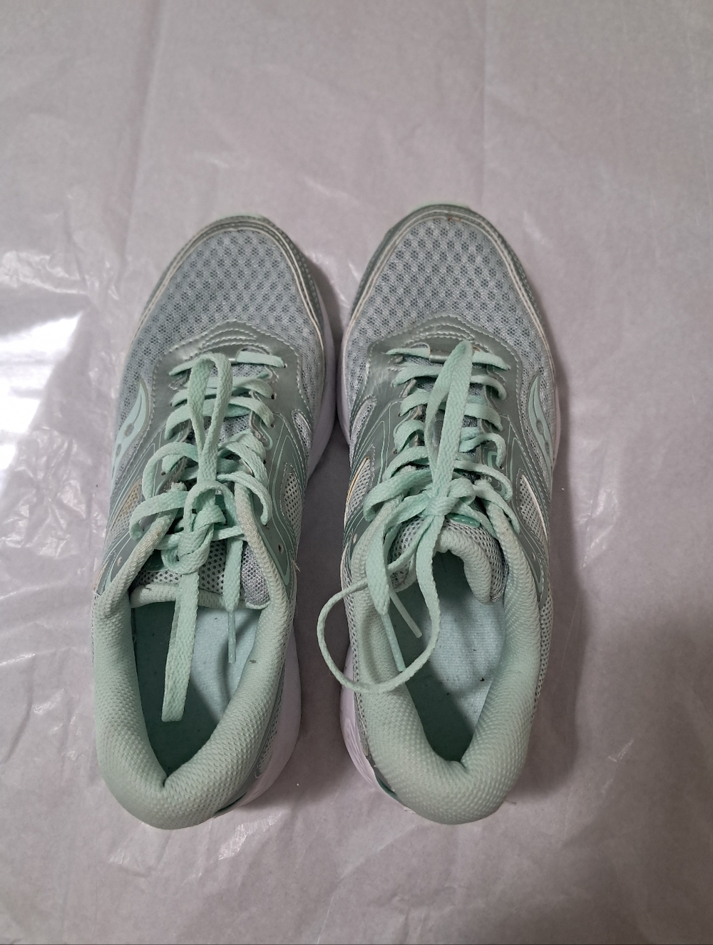 Saucony Women's Mint Green Versafoam Cohesion 12 Athletic Sneakers Sz. 7